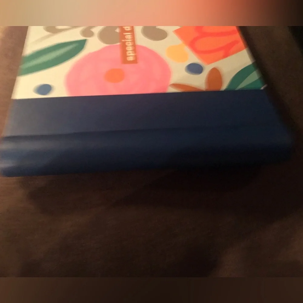 Special days monthly note/card holder with pockets on one side & days on other.